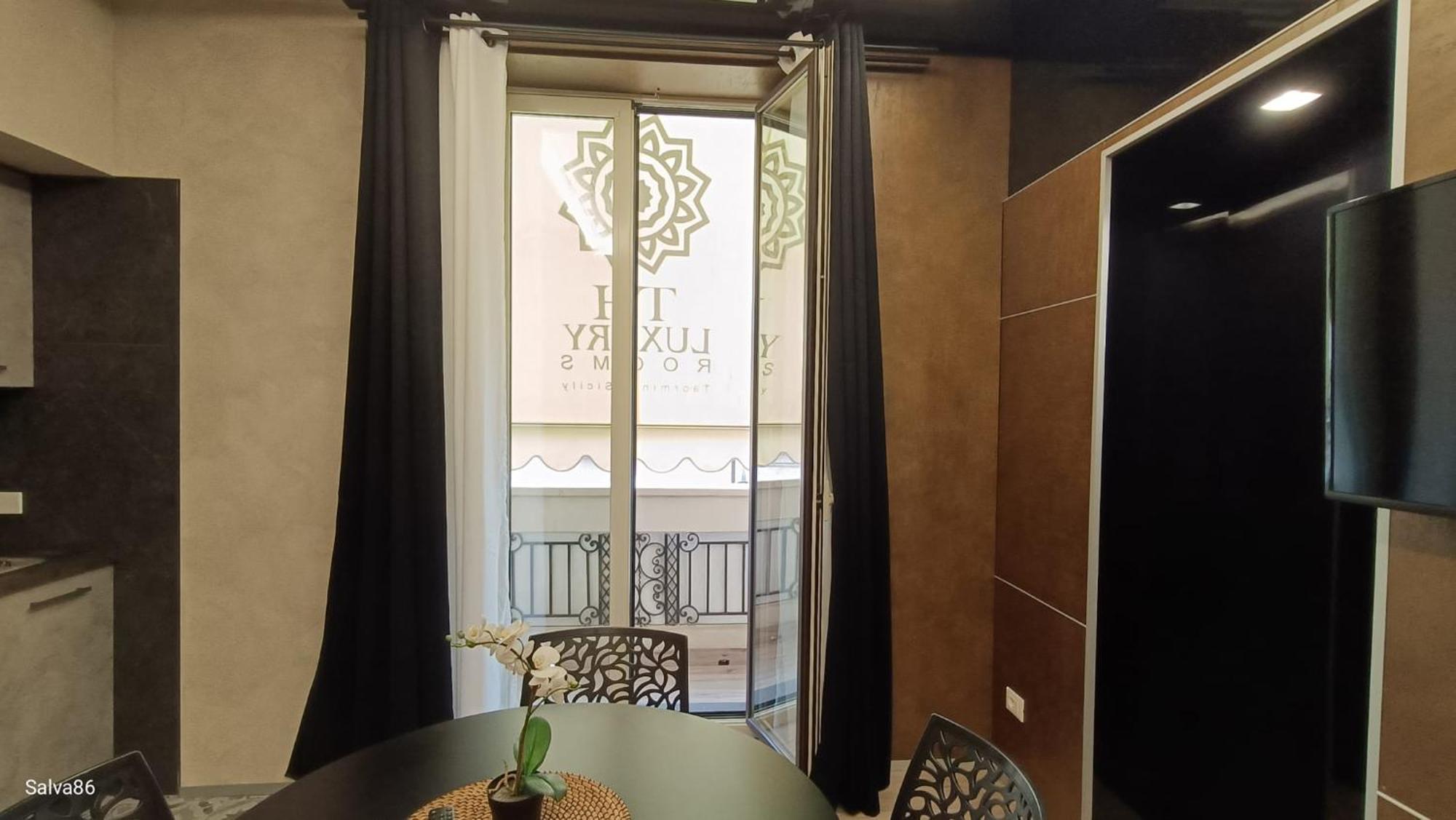 Th Luxury Rooms & Apartment Джардини Наксос Екстериор снимка