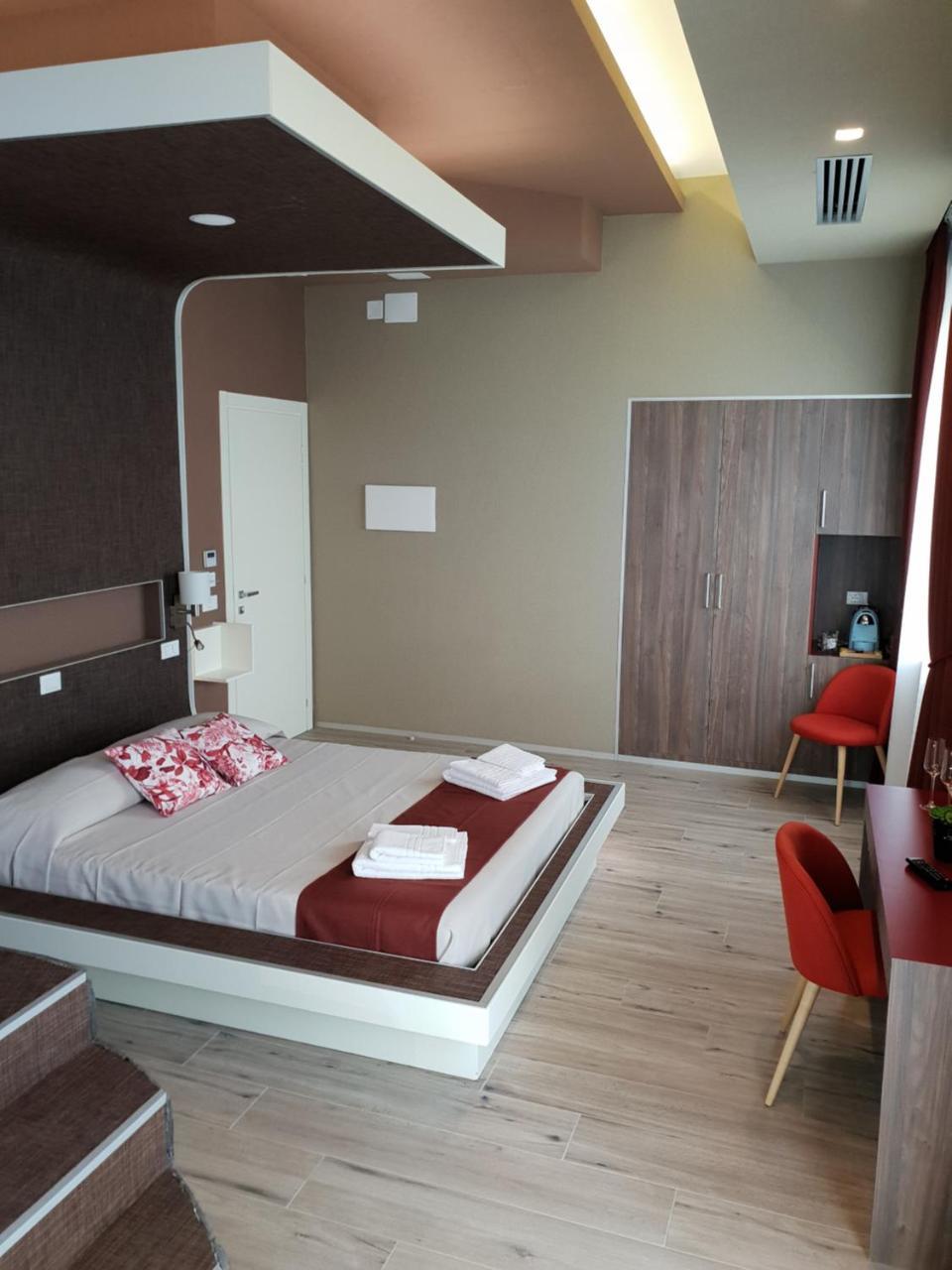 Th Luxury Rooms & Apartment Джардини Наксос Екстериор снимка